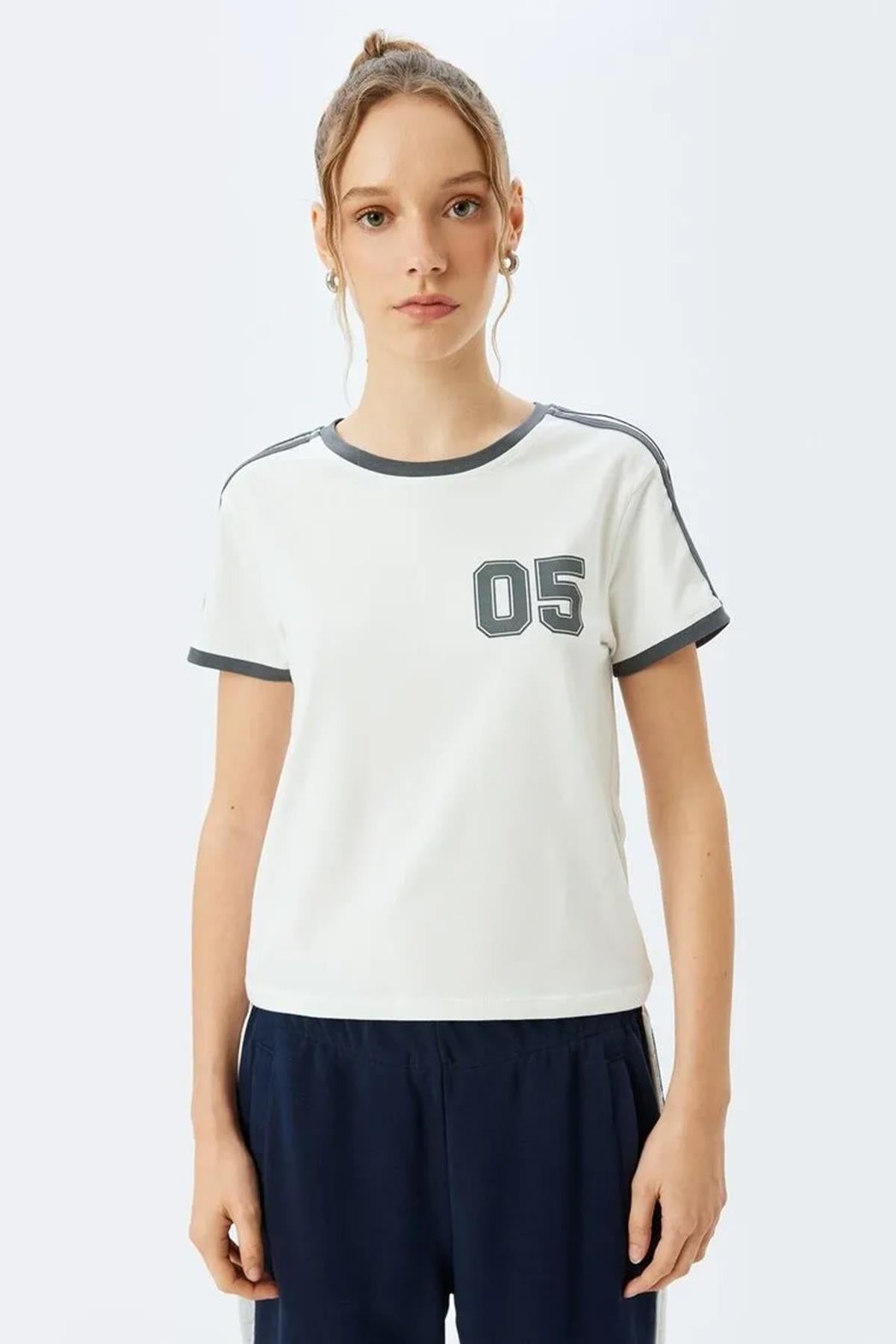 Koton Kadın Tişört 5Sal10137Ik010