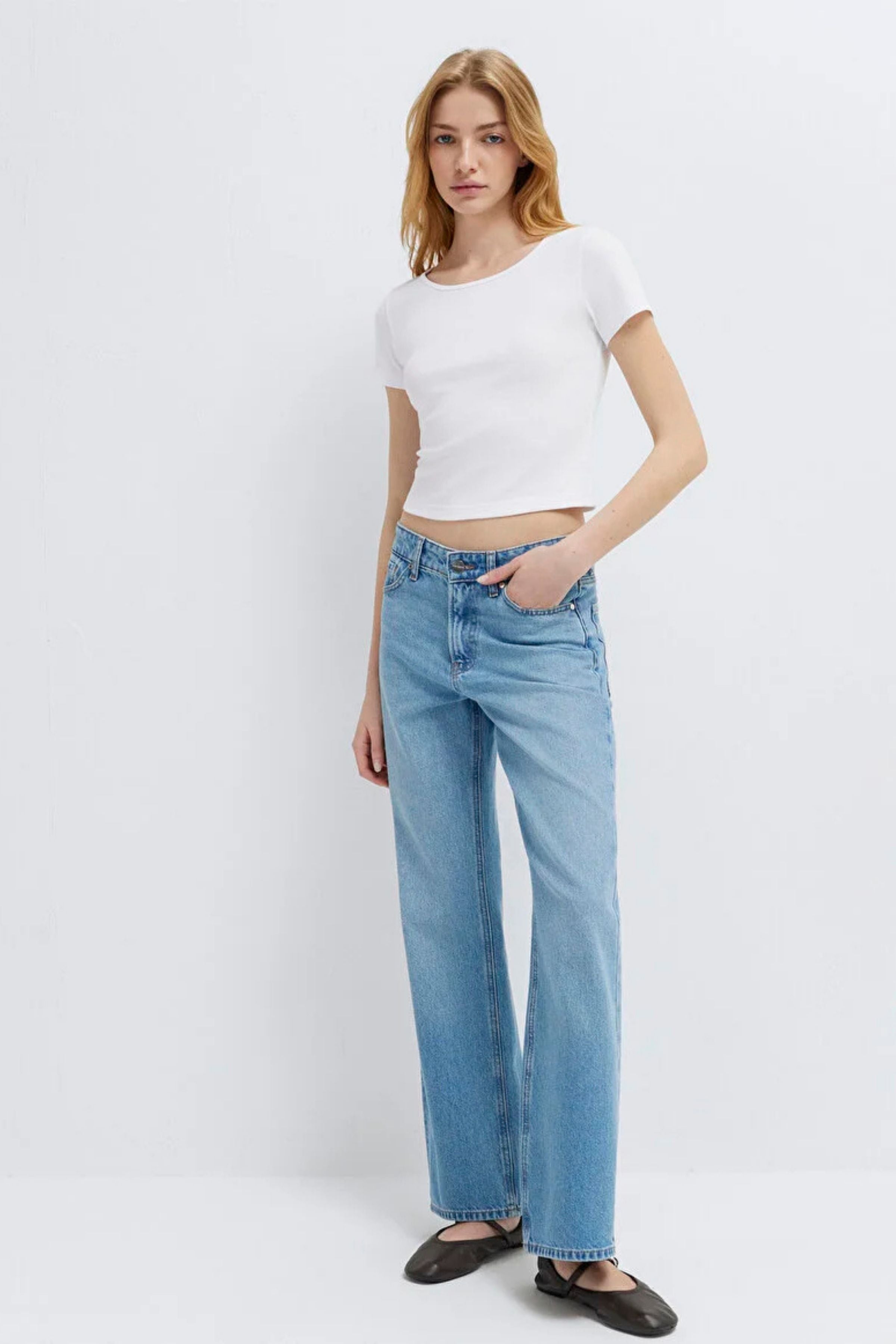 Mavi Yuvarlak Yaka Crop Basic Beyaz Kadın Tişört M1612374-620