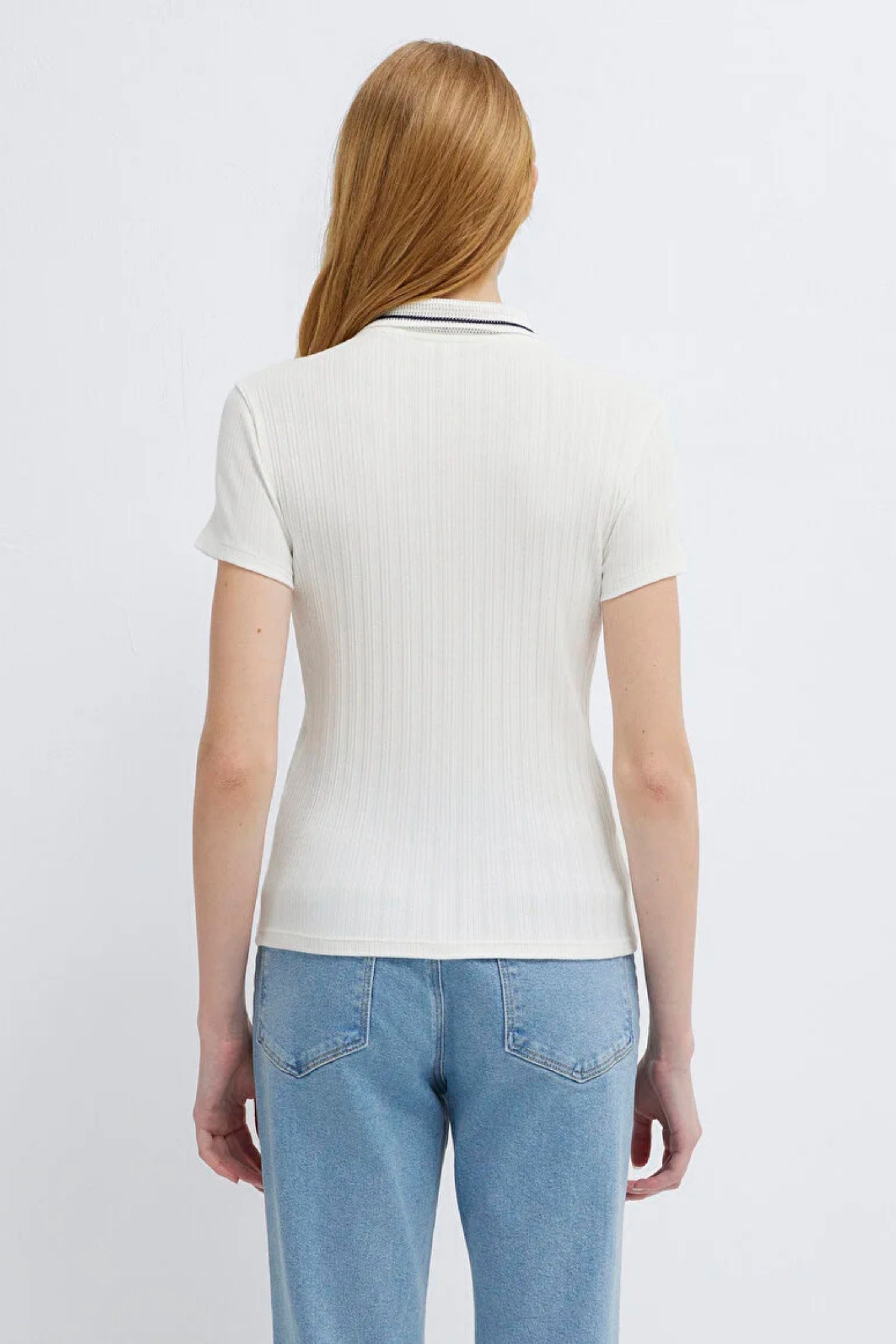 Mavi Modelli Polo Kırık Beyaz Kadın Tişört M1613944-70057